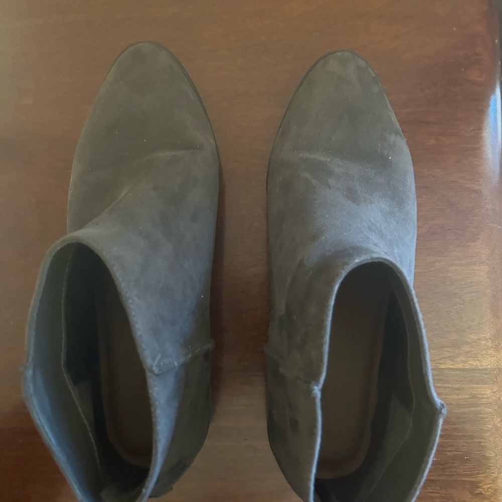 Universal Thread Booties - Picture 4 of 5
